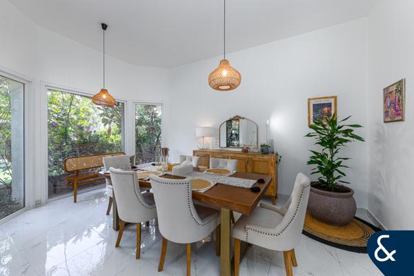 VOT | Stylish 4-Bed Townhouse | Upgraded